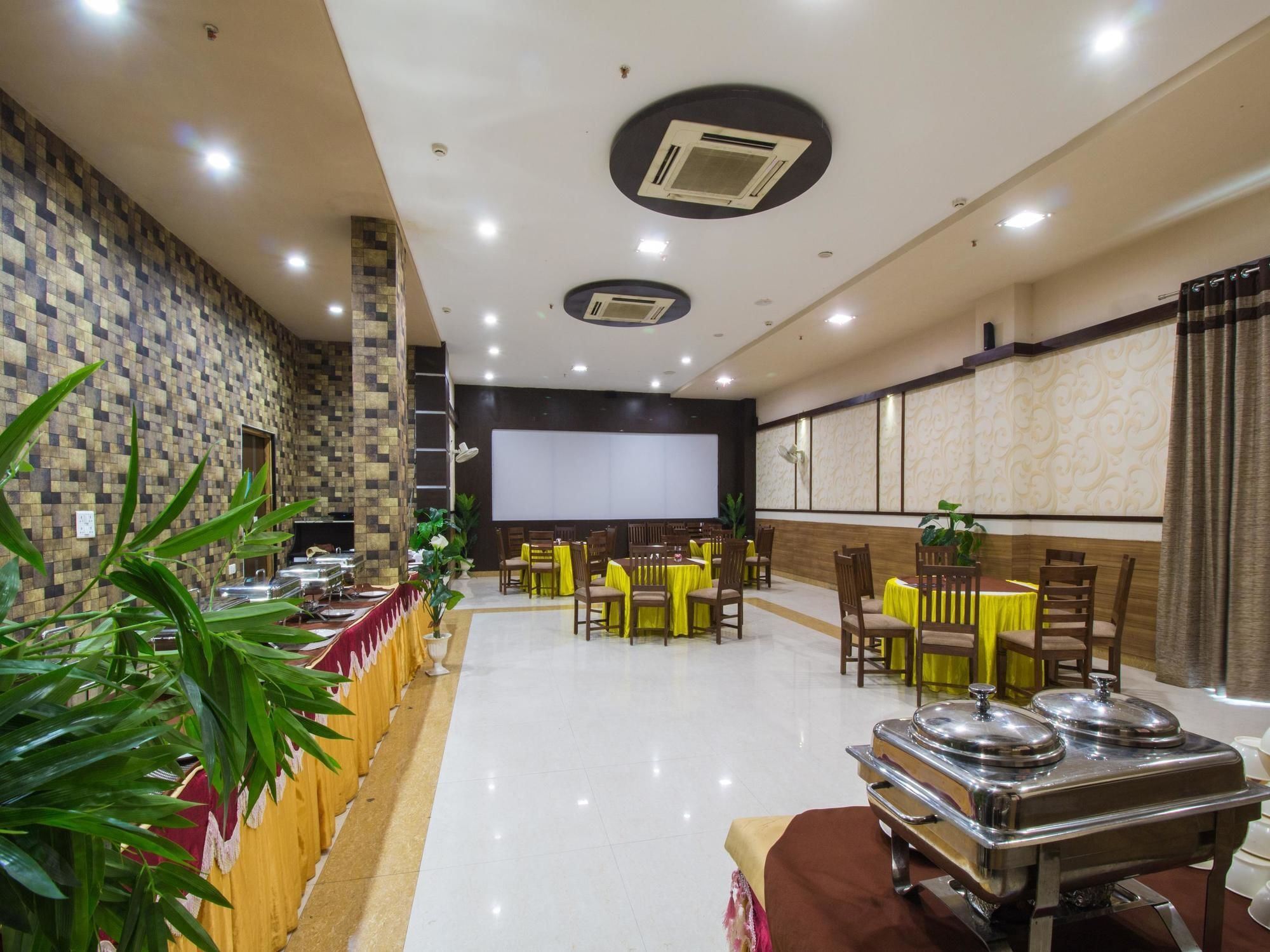 Готель Oyo Premium Station Road Jodhpur Джодхпур Екстер'єр фото