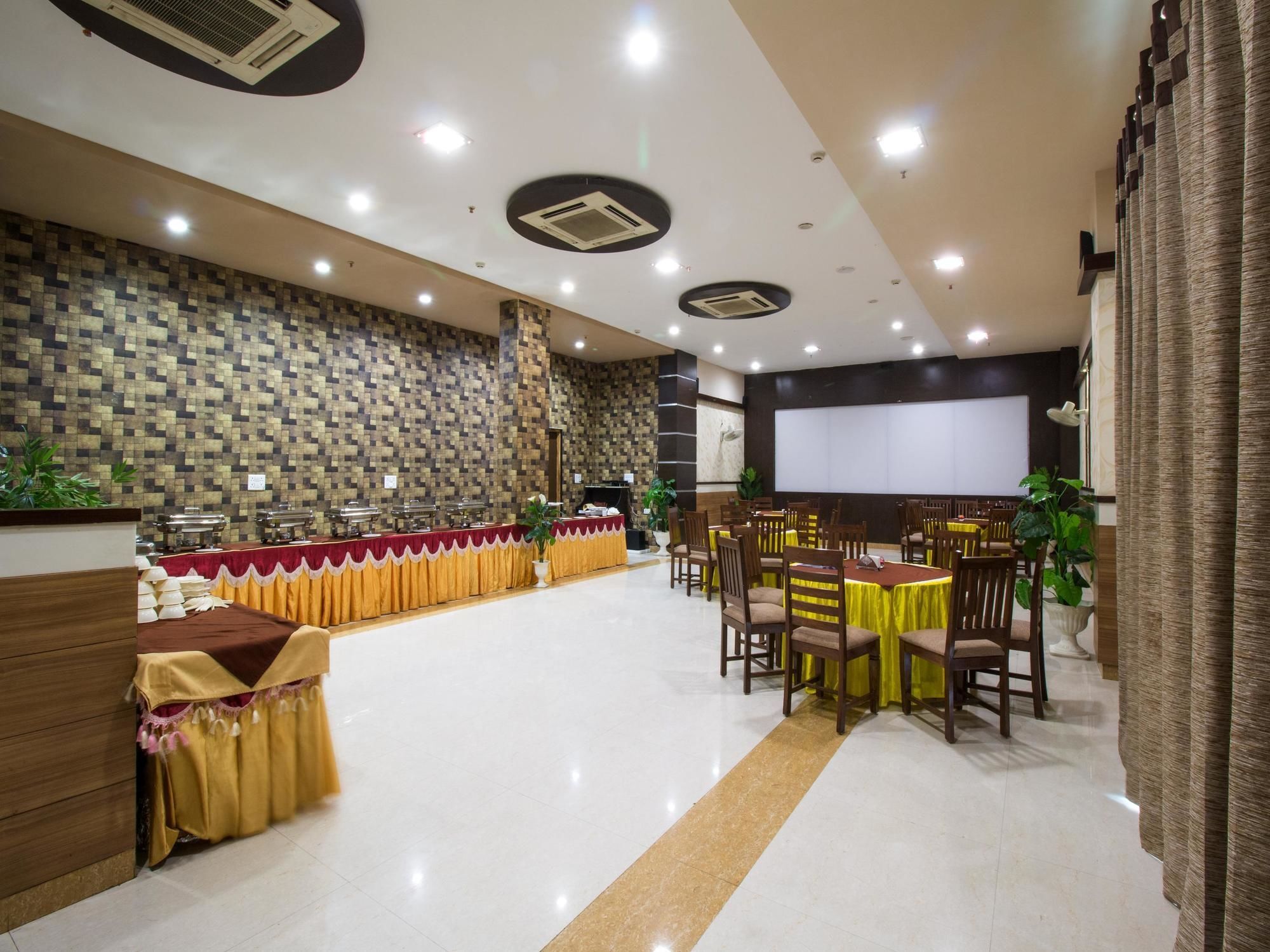 Готель Oyo Premium Station Road Jodhpur Джодхпур Екстер'єр фото